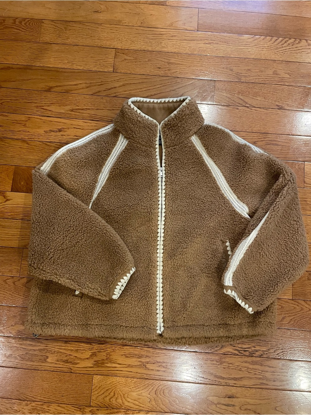 UGG Ugg Womens Niki Crochet With Trim Uggfluff crochet Jacket Brown
Excellent